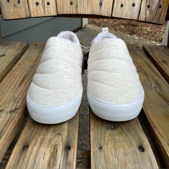 Hurley Arlo Puff Slip On Clog Shoes Size 6
Cream White - Picture 9 of 12